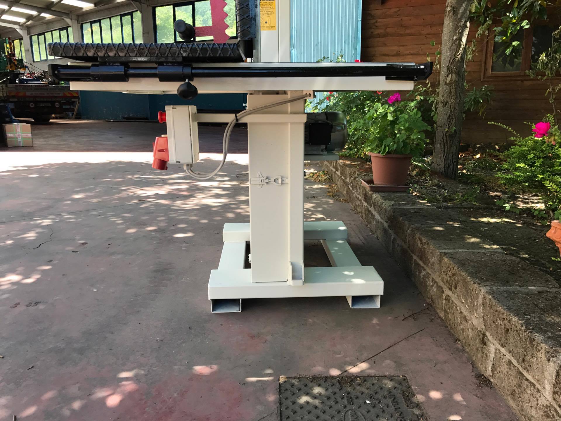 MODELLO SEGA A NASTRO 700 R.E.