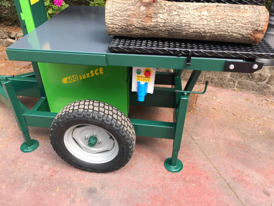 MODELLO SEGA A NASTRO 600 C.LUX. CARRELLATA