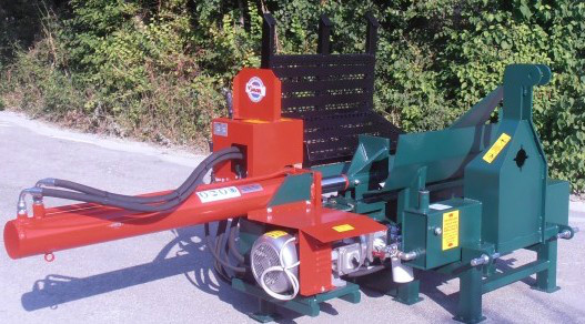 MODELLO SPACCALEGNA IDRAULICO ORIZZONTALE CORSA 1300 DA 25 TONNELLATE S.I.E.O CON CARICATORE PER LEGNA