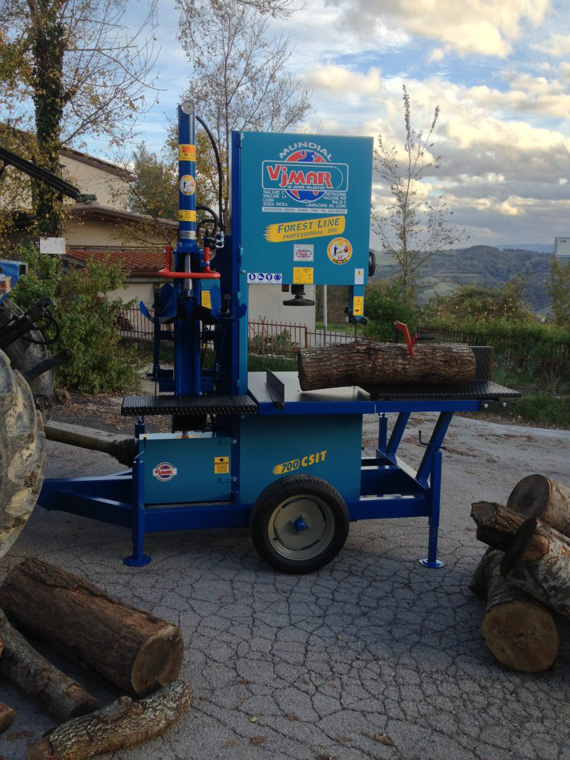 MODELLO SEGA A NASTRO 700 C.S.I.T. CARRELLATA COMBINATA CON SPACCALEGNA IDRAULICO VERTICALE GIREVOLE DA 16 TONNELLATE