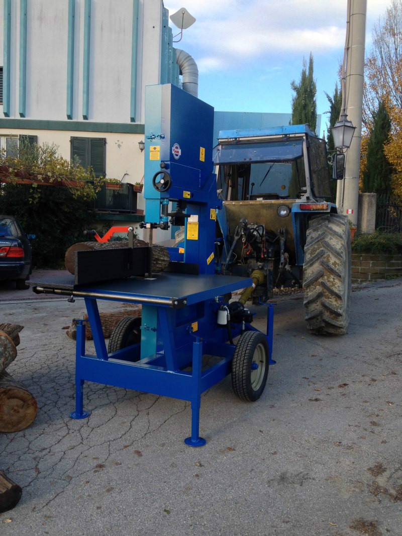 MODELLO SEGA A NASTRO 700 C.S.I.T. CARRELLATA COMBINATA CON SPACCALEGNA IDRAULICO VERTICALE GIREVOLE DA 16 TONNELLATE