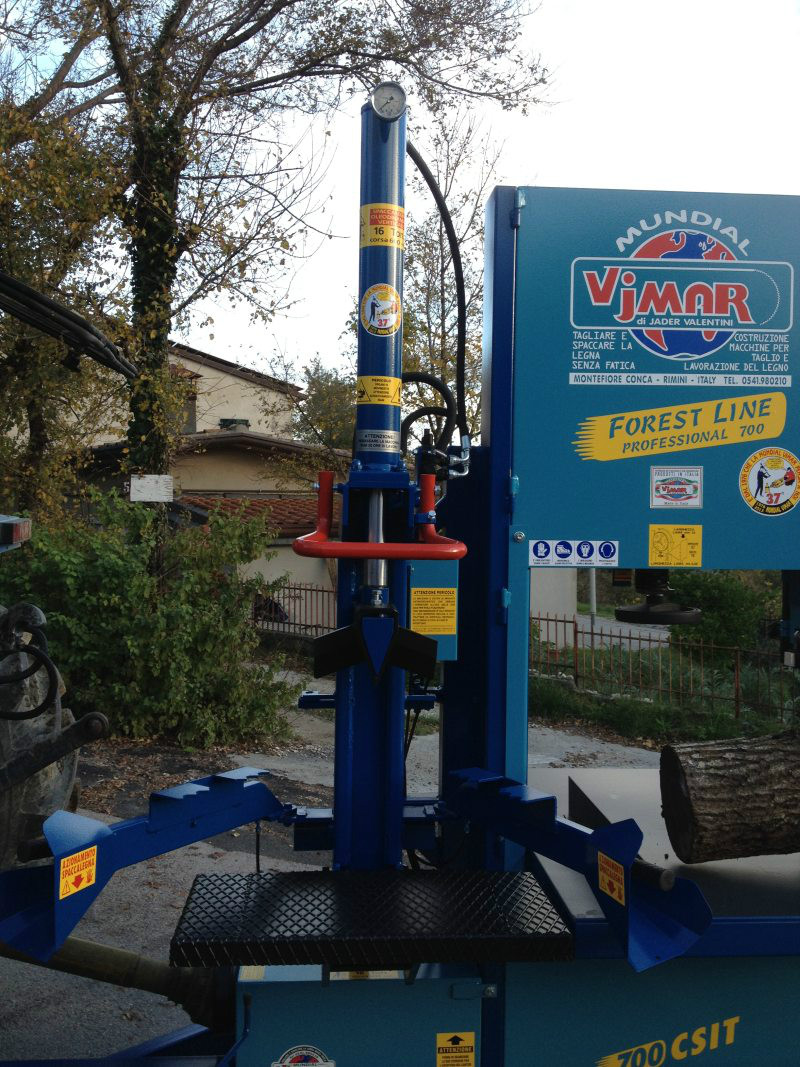 MODELLO SEGA A NASTRO 700 C.S.I.T. CARRELLATA COMBINATA CON SPACCALEGNA IDRAULICO VERTICALE GIREVOLE DA 16 TONNELLATE