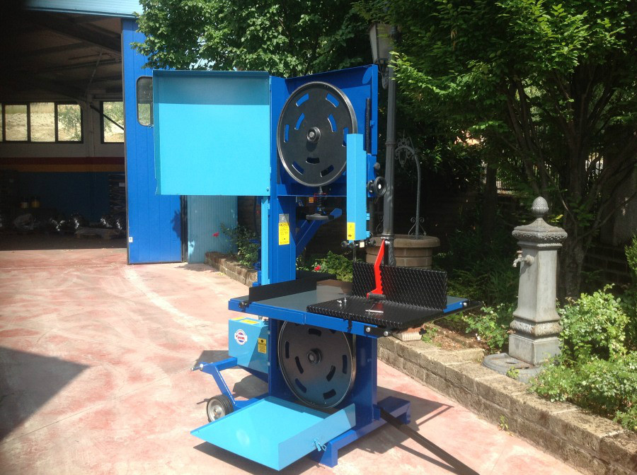 MODELLO SEGA A NASTRO 700 S.S.I.T. ATTACCO 3 PUNTI SOLLEVATORE COMBINATA CON SPACCALEGNA IDRAULICO VERTICALE GIREVOLE DA 16 TONNELLATE